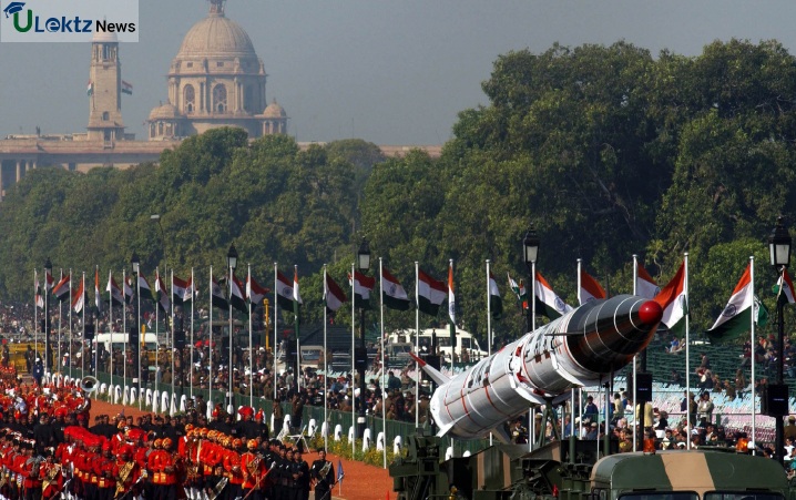 students watch republic day
