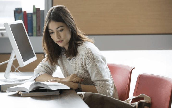 Arash Hadipour Niktarash Award