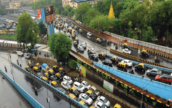 IIT Roorkee SaveLife Foundation Sign MoU To Improve Road Safety