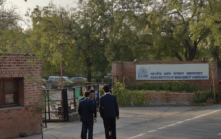 IIM Ahmedabad Research Assistantship – Centre for Digital Transformation 2022
