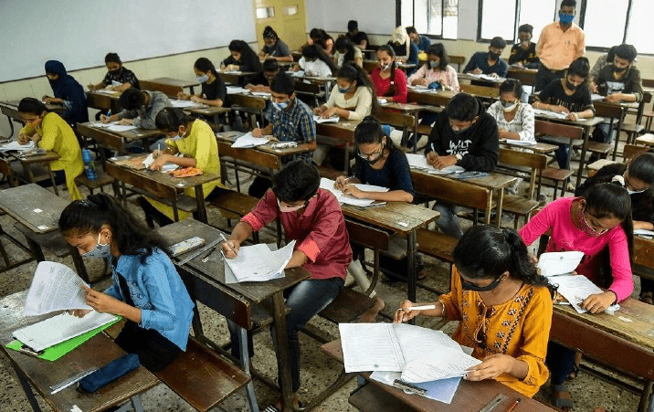 Provide 10 marks to critical thinking in college papers NAAC panel