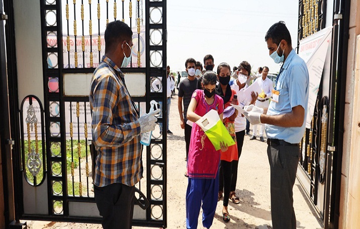 Shutterstock 1817128436