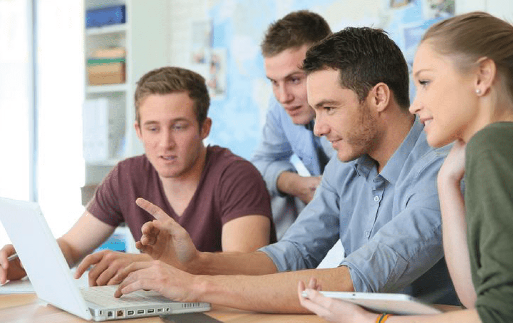 Business Internship Before Graduation. 1 Internships for Business Majors