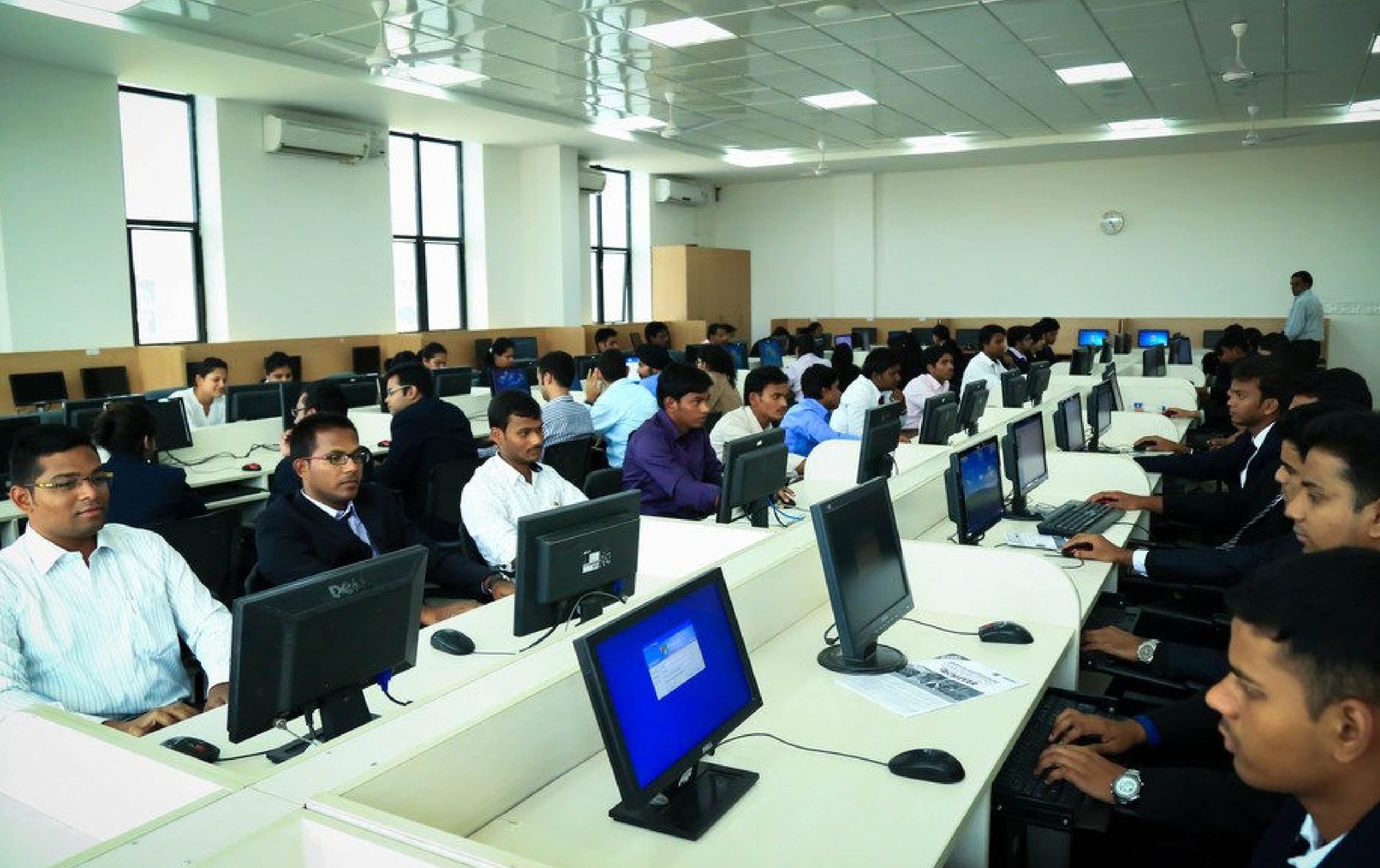 ISB Imarticus Learning launch Senior Leadership course in Fintech scaled